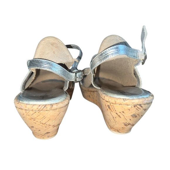 Born MJJ7 Silver Canvas & Leather Peep Toe Slingback Wedges Sz 10 Womens Wooden - Picture 9 of 16
